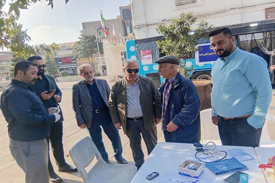 برگزاری میز خدمت مرکز بهداشت رشت در پیاده‌راه فرهنگی شهرداری 